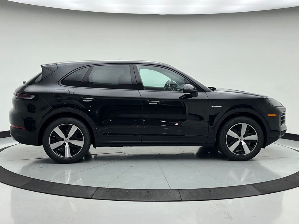 Thumbnail: 2026 Porsche Cayenne - 10