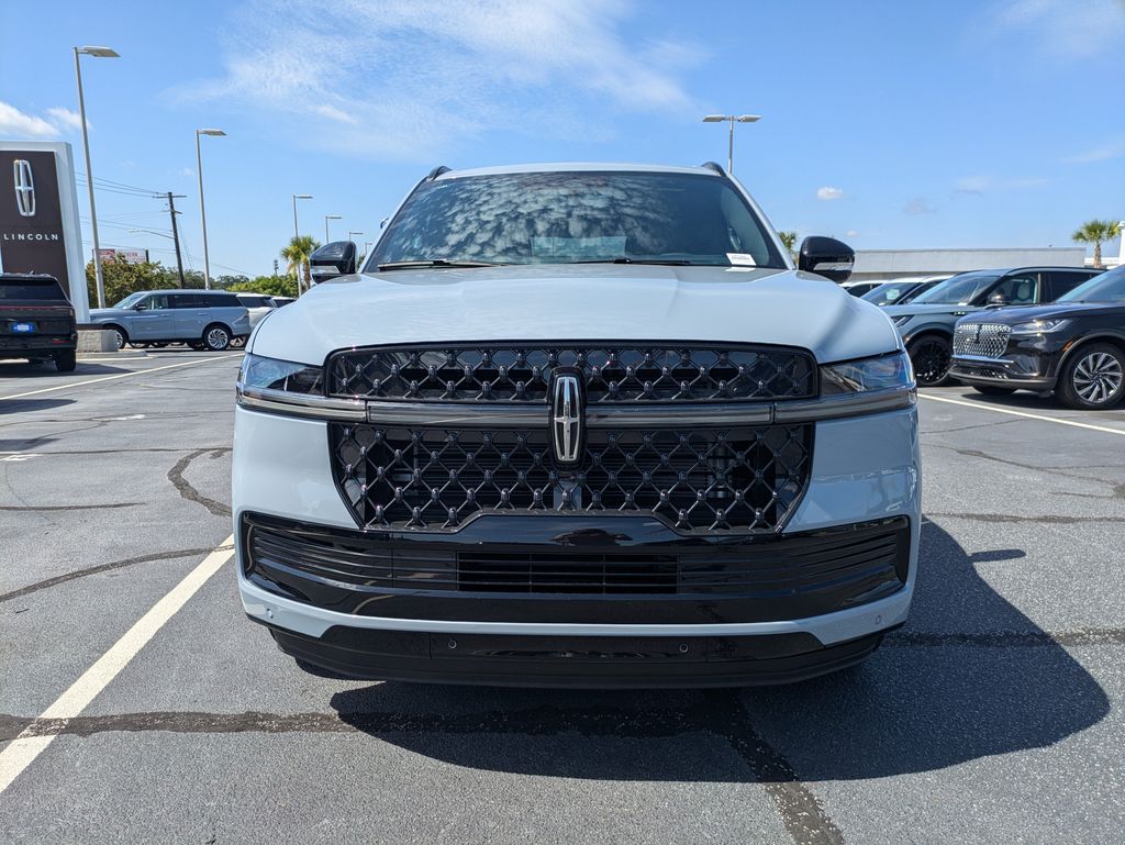 2027 Lincoln Navigator 