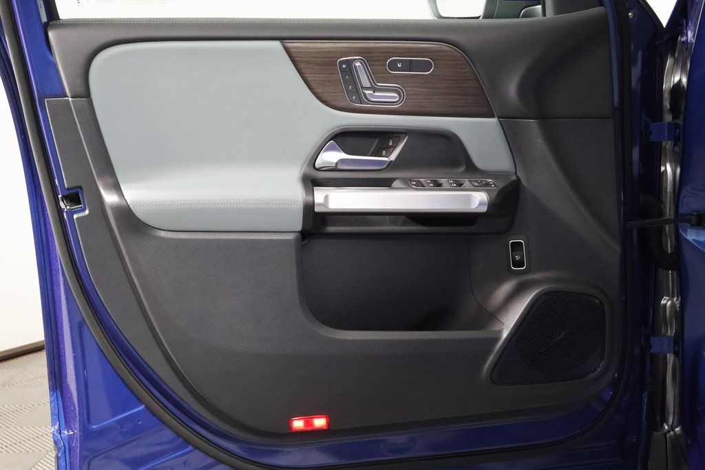 Thumbnail: 2026 Mercedes-Benz GLB - 7