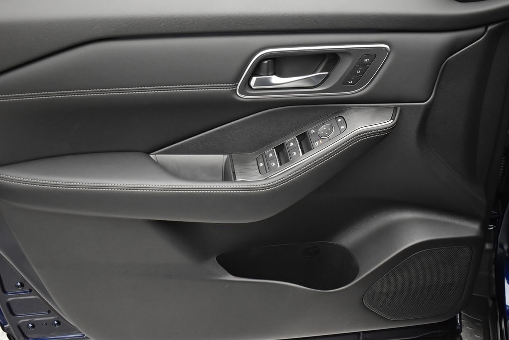 Thumbnail: 2026 Nissan Rogue - 10