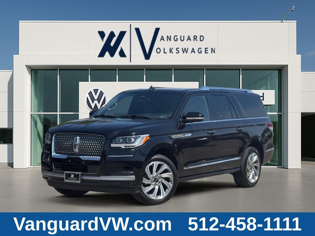 Infinite Black Metallic Clearcoat 2024 Lincoln Navigator SUV / Crossover Four-Wheel Drive Automatic