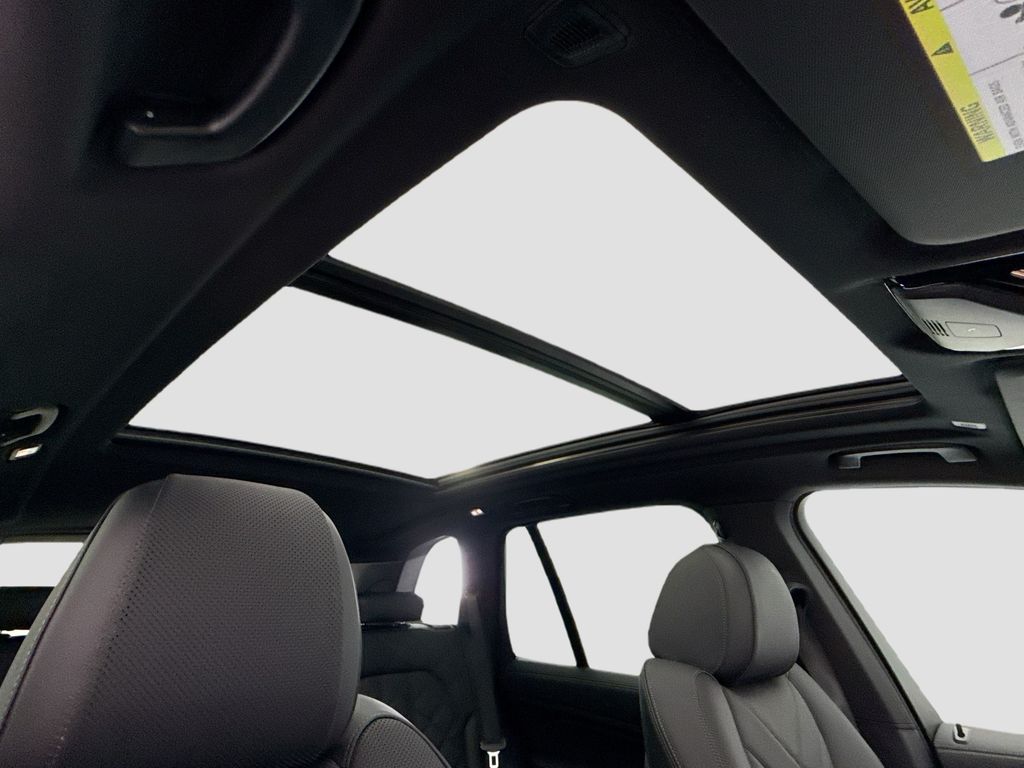 Thumbnail: 2026 BMW X5 - 17