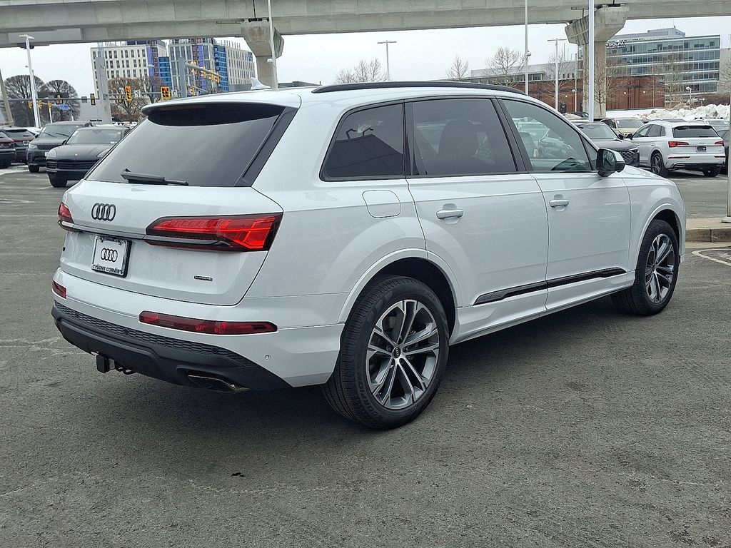 Thumbnail: 2026 Audi Q7 - 3