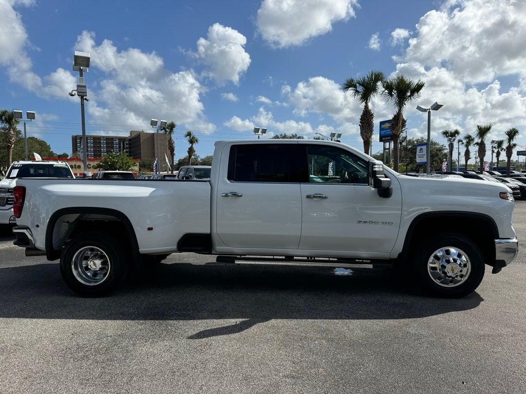 2024 Chevrolet Silverado 3500HD LTZ 9