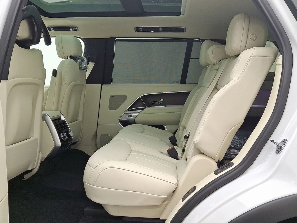 Thumbnail: 2026 Land Rover Range Rover - 6