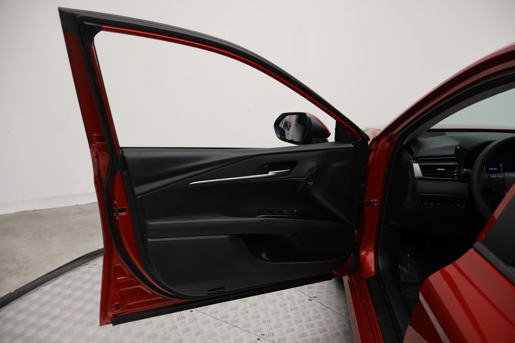 Thumbnail: 2025 Toyota Camry - 16