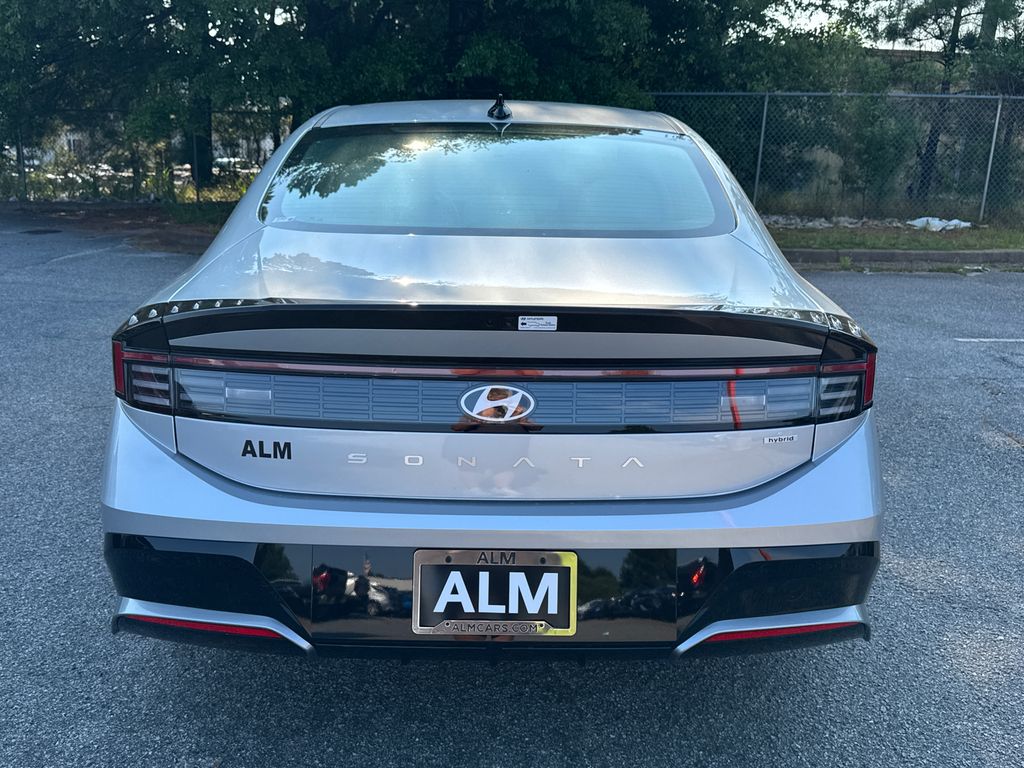 2025 Hyundai Sonata Hybrid SEL photo 4