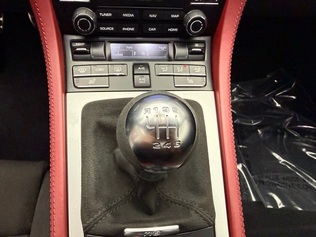 Thumbnail: 2022 Porsche  - 23