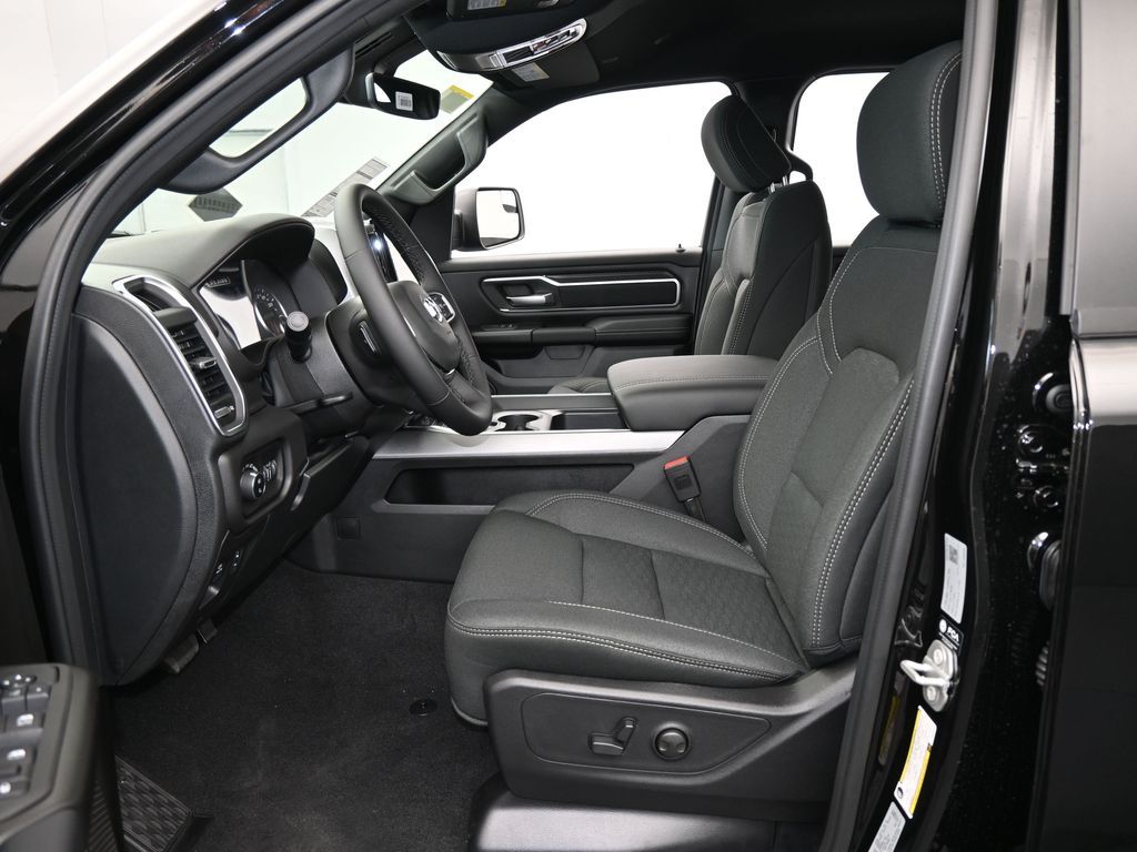 New 2026 Diamond Black Crystal Pearlcoat Ram Big Horn/Lone Star image 11