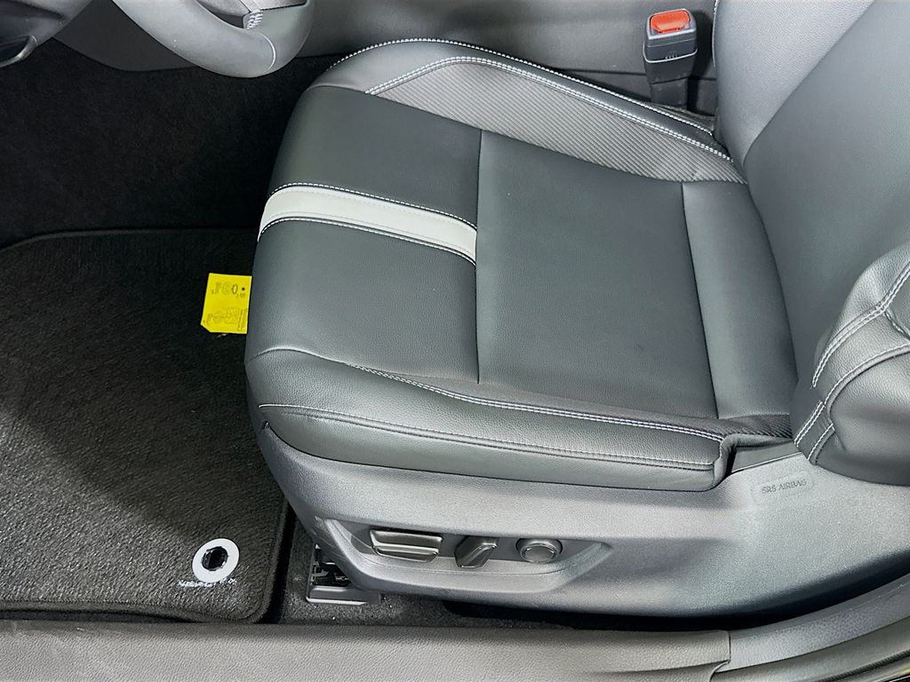 Thumbnail: 2025 Toyota Camry - 19