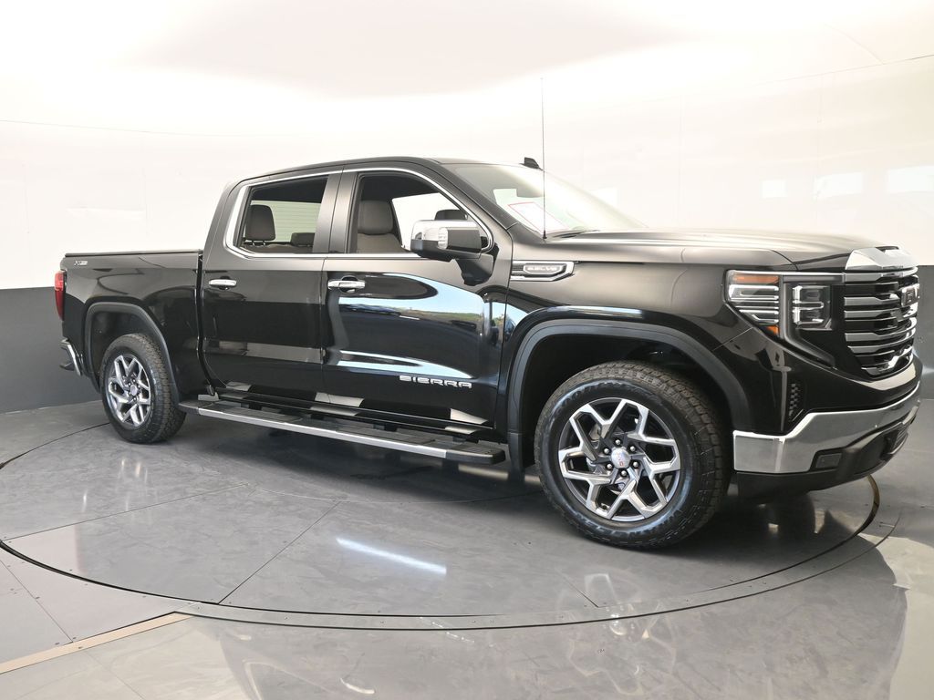 Used 2022 Onyx Black GMC SLT image 8
