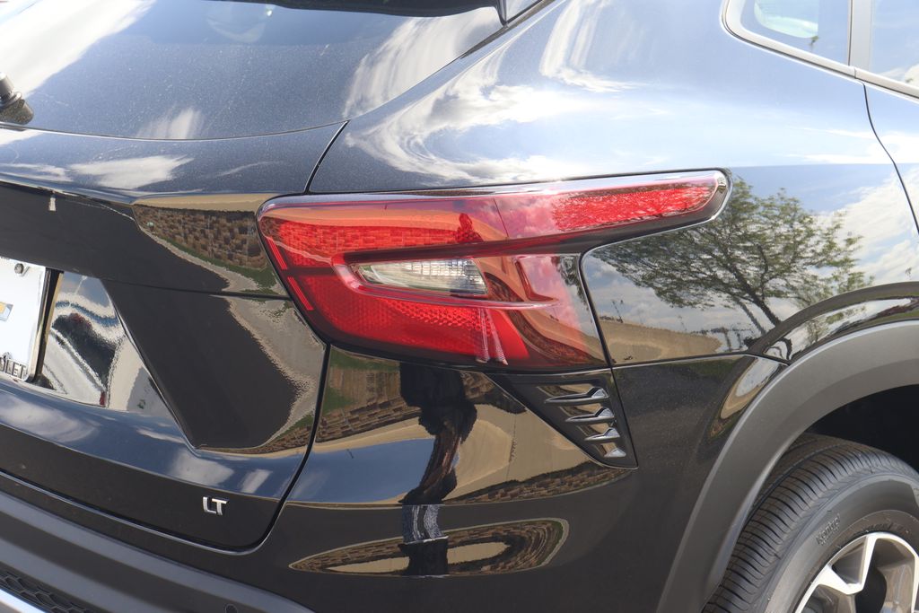 Thumbnail: 2026 Chevrolet Trax - 7