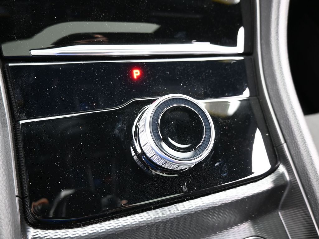 New 2026 Baltic Gray Metallic Clearcoat Jeep Laredo image 22