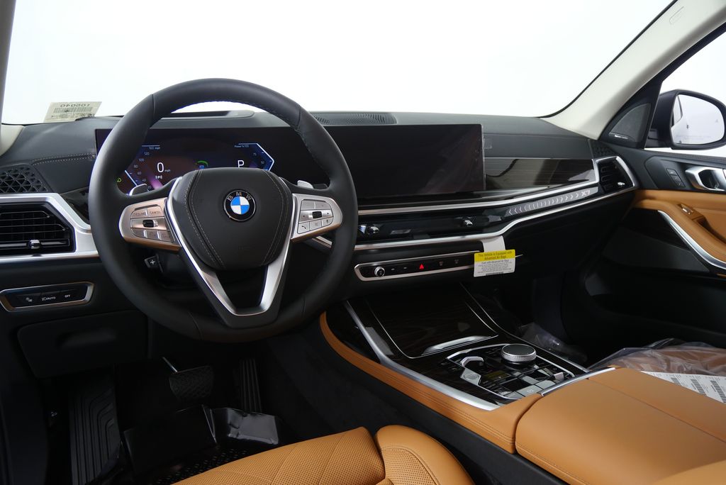 Thumbnail: 2026 BMW X7 - 18