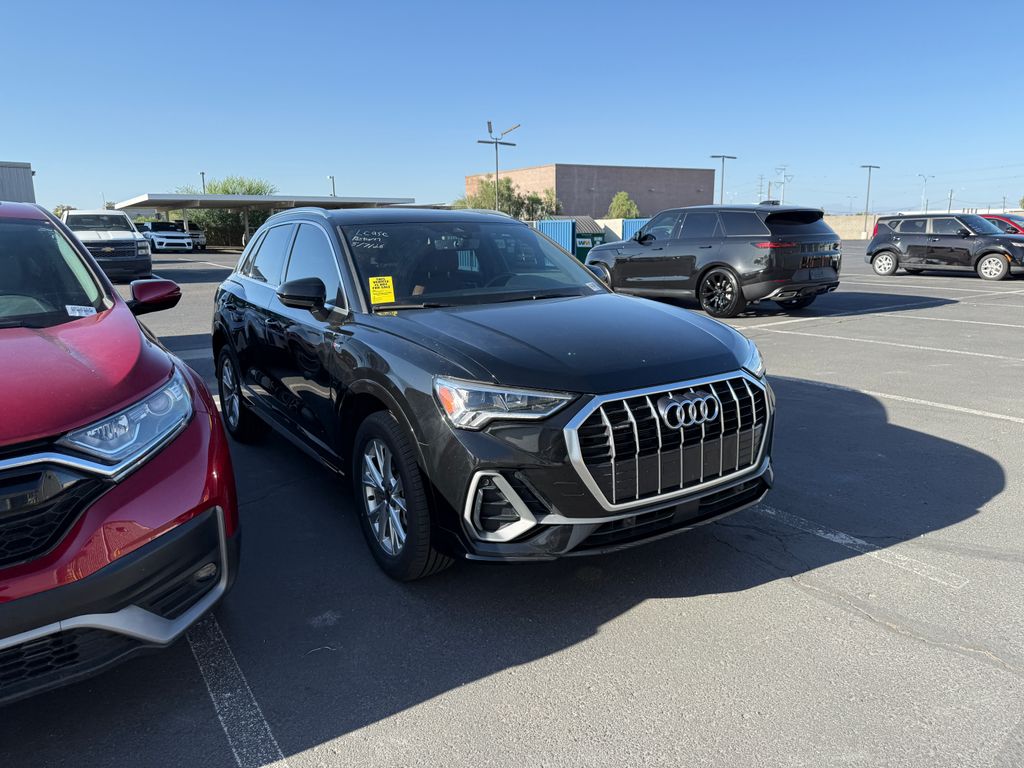 Thumbnail: 2024 Audi Q3 - 3