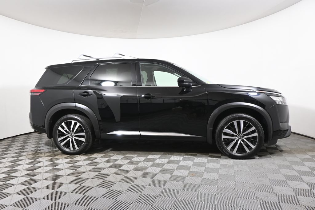 Thumbnail: 2025 Nissan Pathfinder - 8