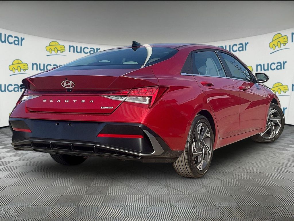 2025 Hyundai Elantra — photo 6