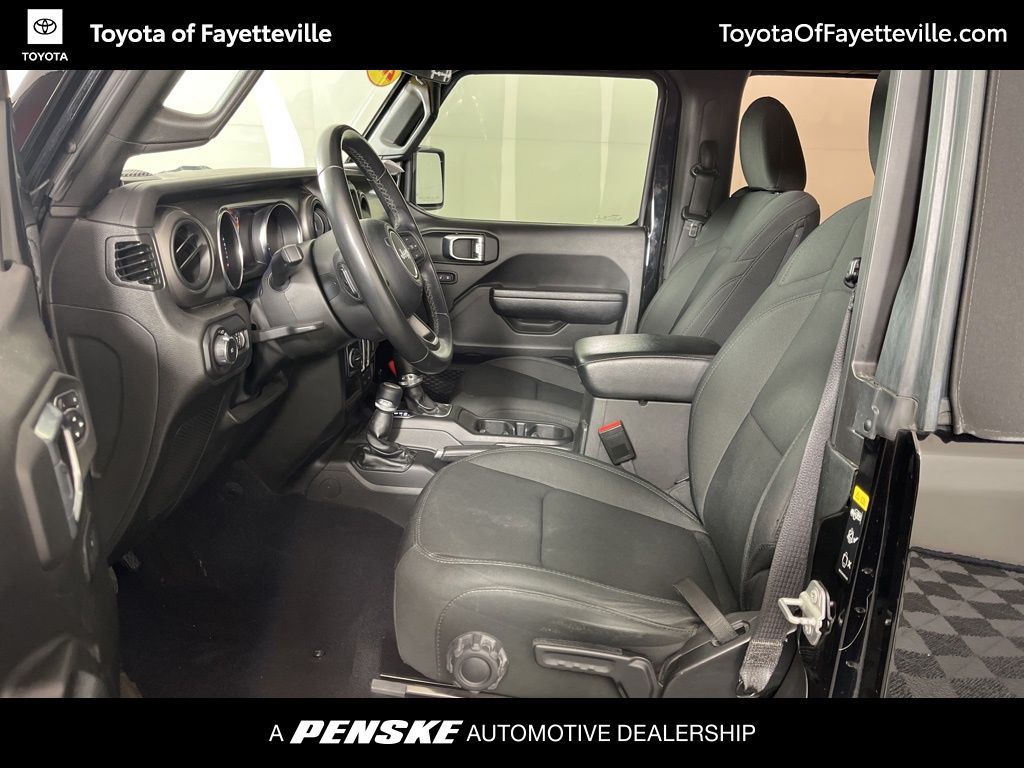 Thumbnail: 2022 Jeep Wrangler - 14