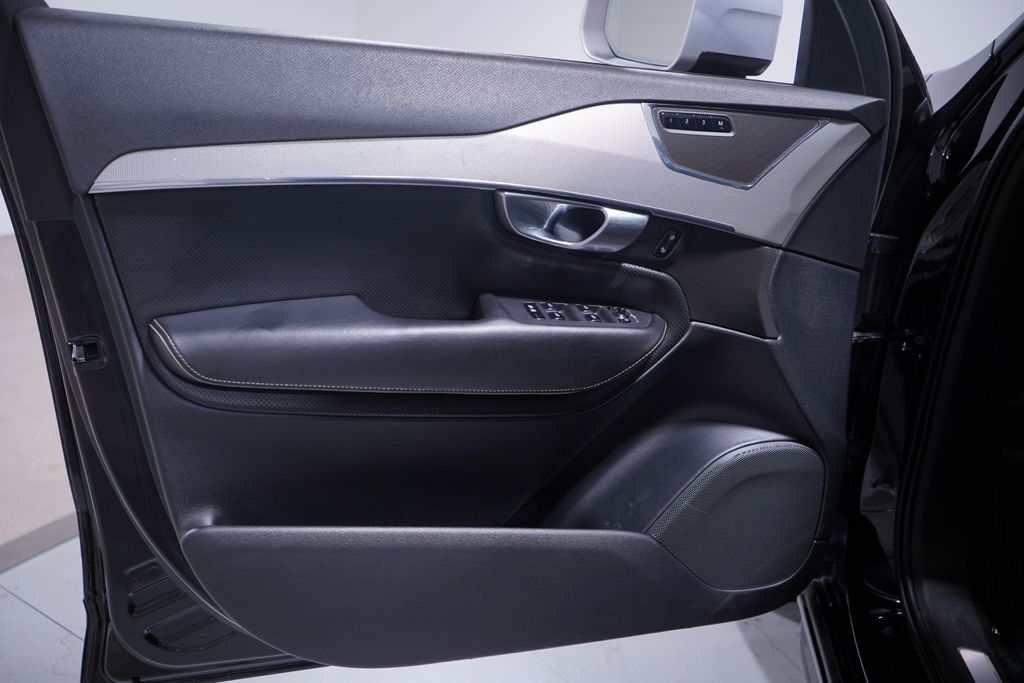 Thumbnail: 2017 Volvo XC90 - 15