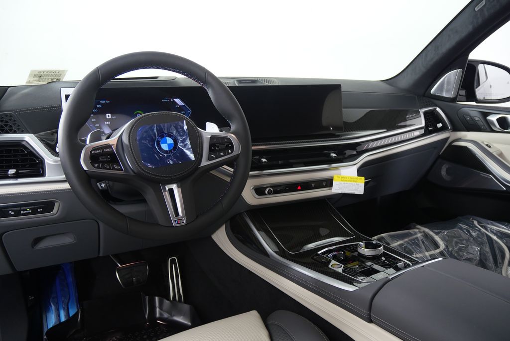 Thumbnail: 2026 BMW X7 - 21