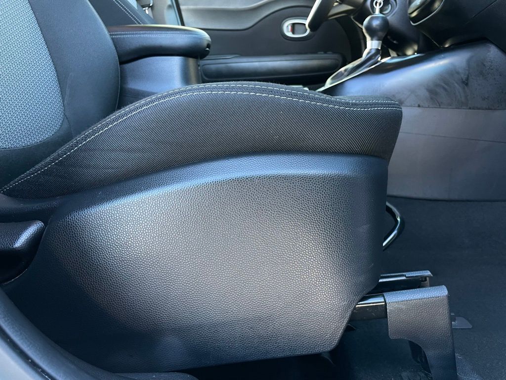 Thumbnail: 2018 Kia Soul - 29