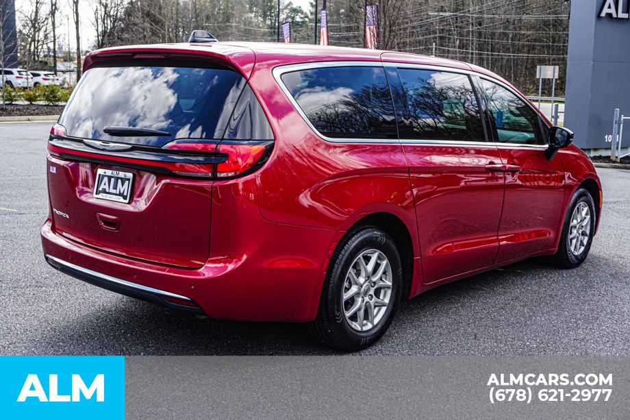 Used 2024 Red Chrysler Touring L image 6