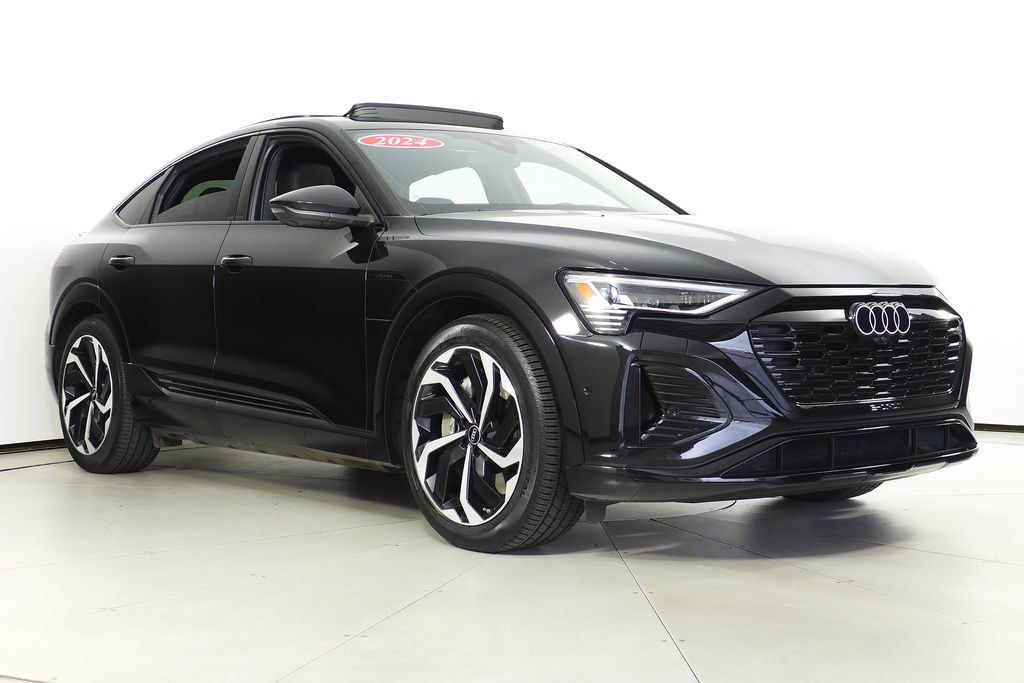 Thumbnail: 2024 Audi Q8 e-tron - 4