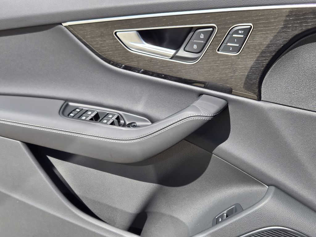 new 2026 Audi Q7 car, priced at $78,410