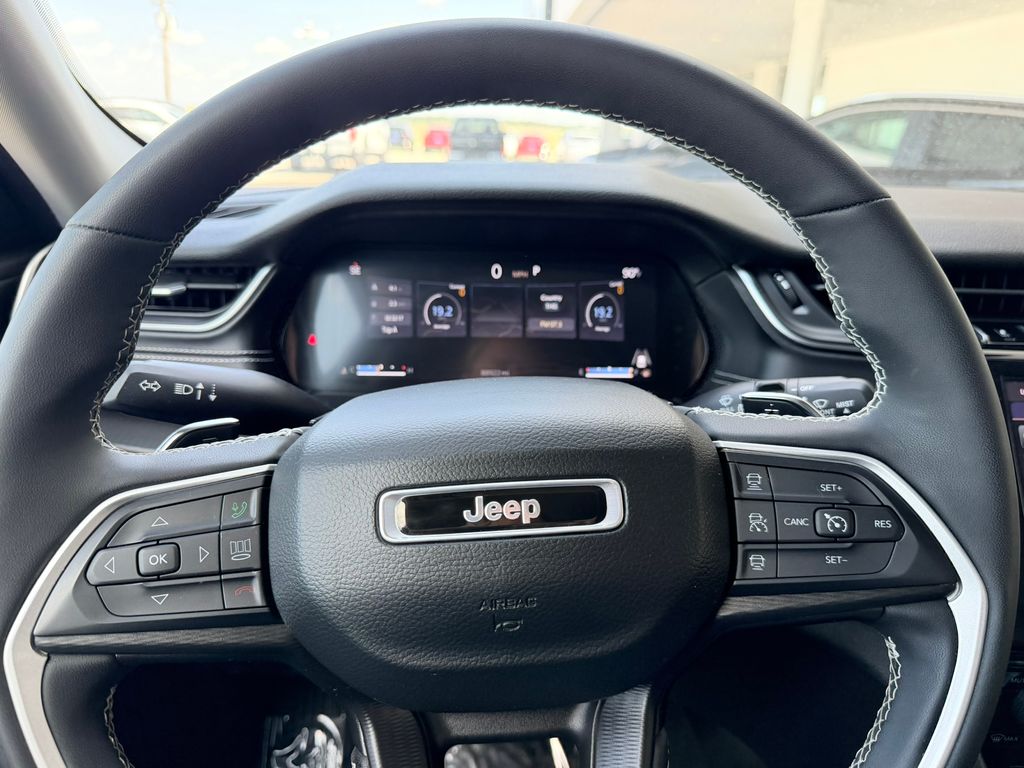 Used 2023 Jeep Grand Cherokee SUV