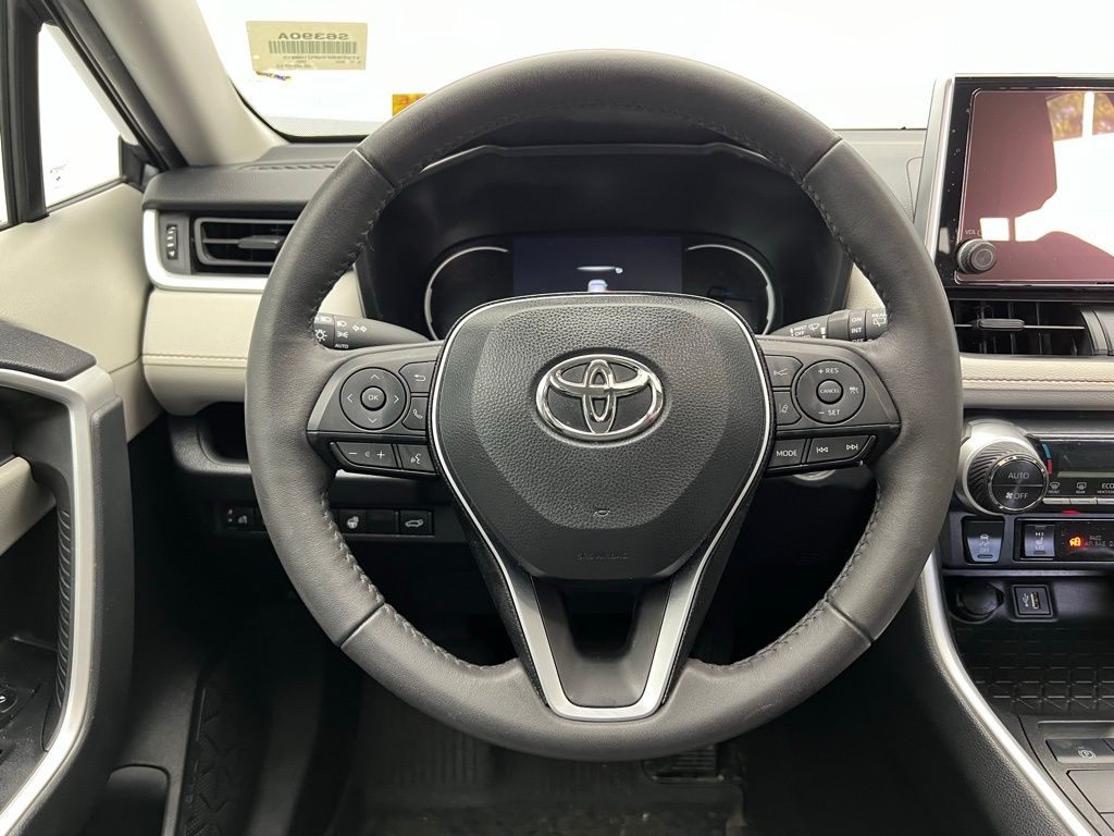 2023 Toyota RAV4 XLE 14