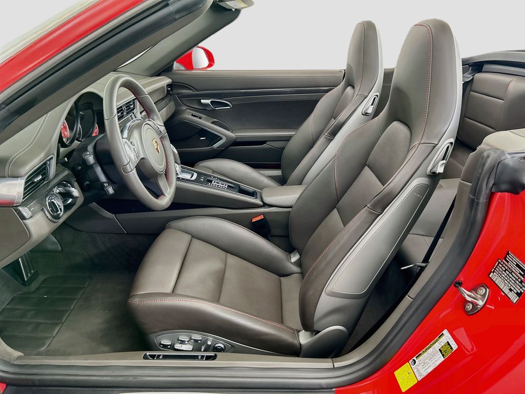 Thumbnail: 2014 Porsche 911 - 5