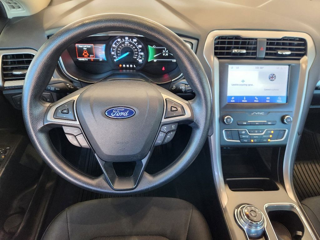 2020 Ford Fusion SE 29