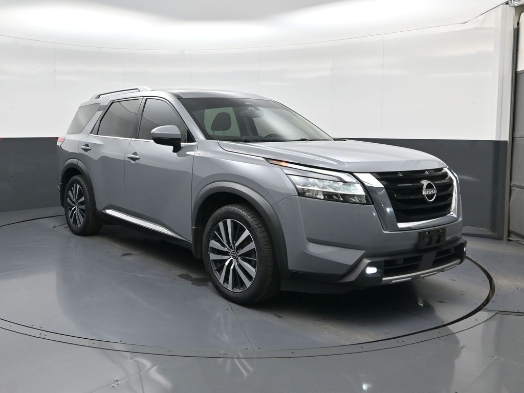 2022 Nissan Pathfinder Platinum