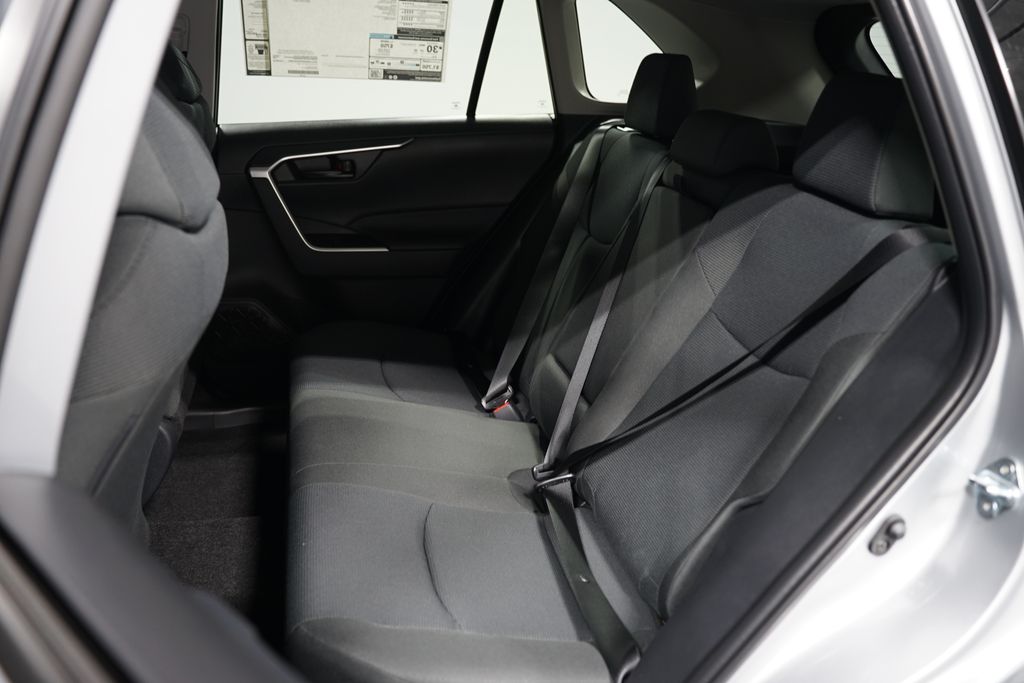 2025 Toyota RAV4 LE 27