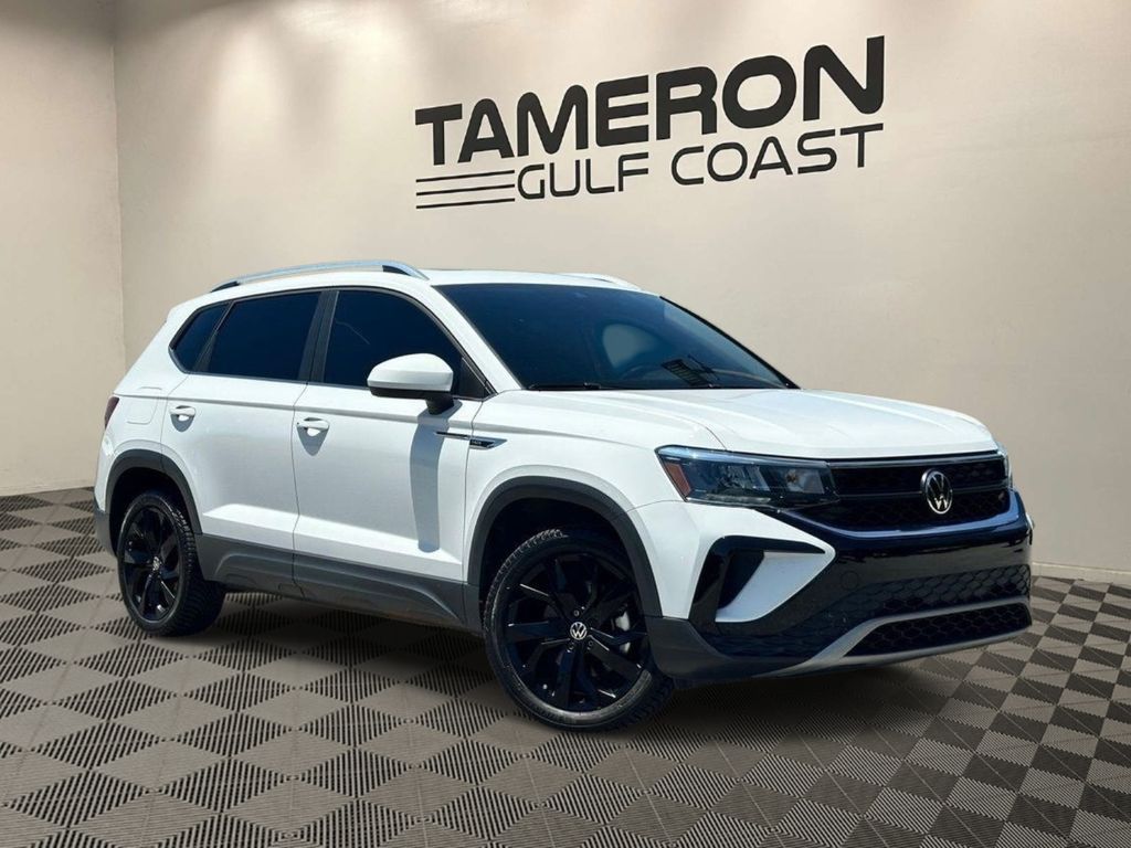 Pure White 2022 Volkswagen Taos SE FWD SUV / Crossover Front-Wheel Drive 8-Speed Automatic