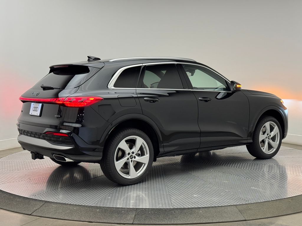 Thumbnail: 2025 Audi Q5 - 12