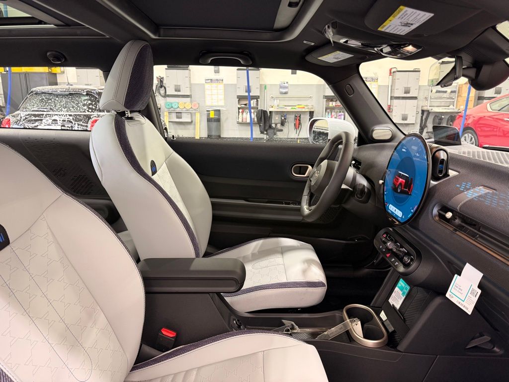 Thumbnail: 2026 MINI Cooper - 23