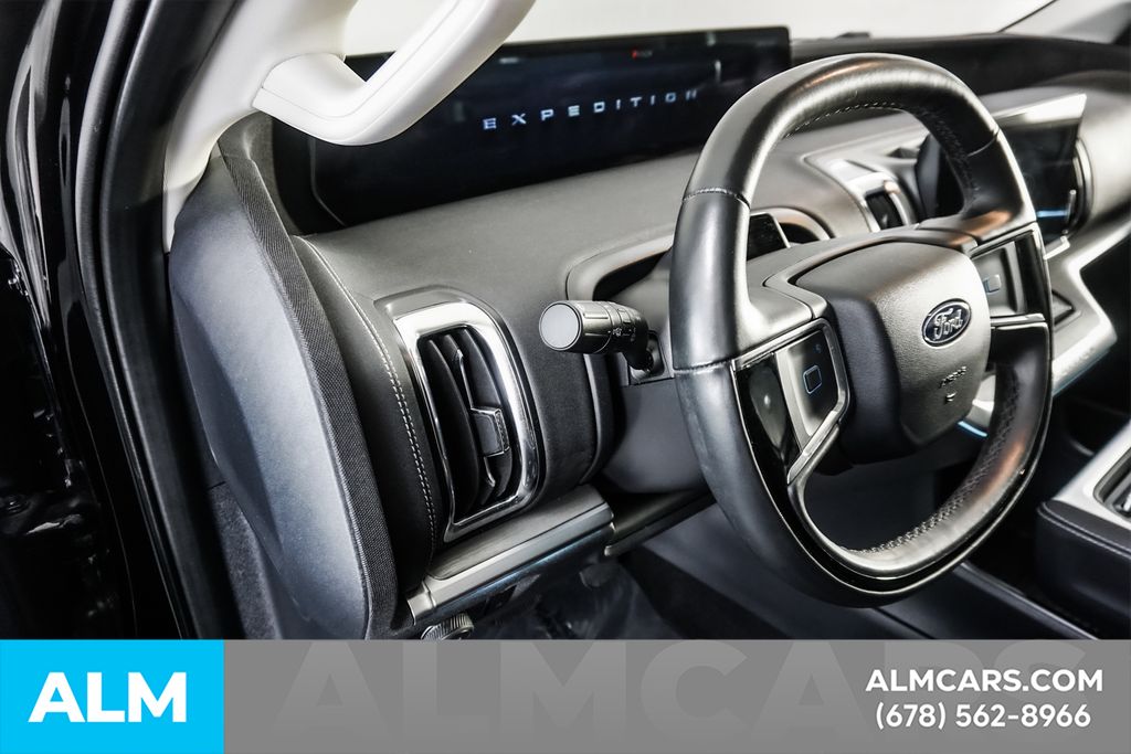 Used 2025 Black Ford Platinum image 37