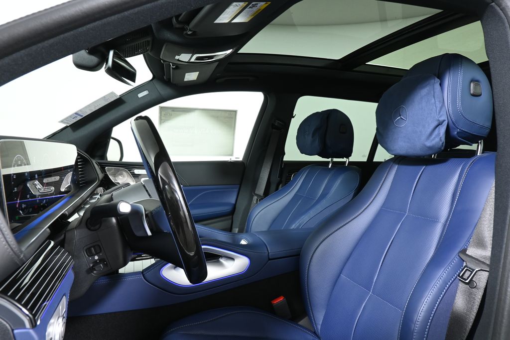 2025 Mercedes-Benz GLS 450 4MATIC 13