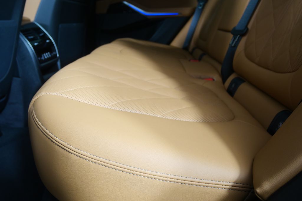 Thumbnail: 2026 BMW X5 - 14