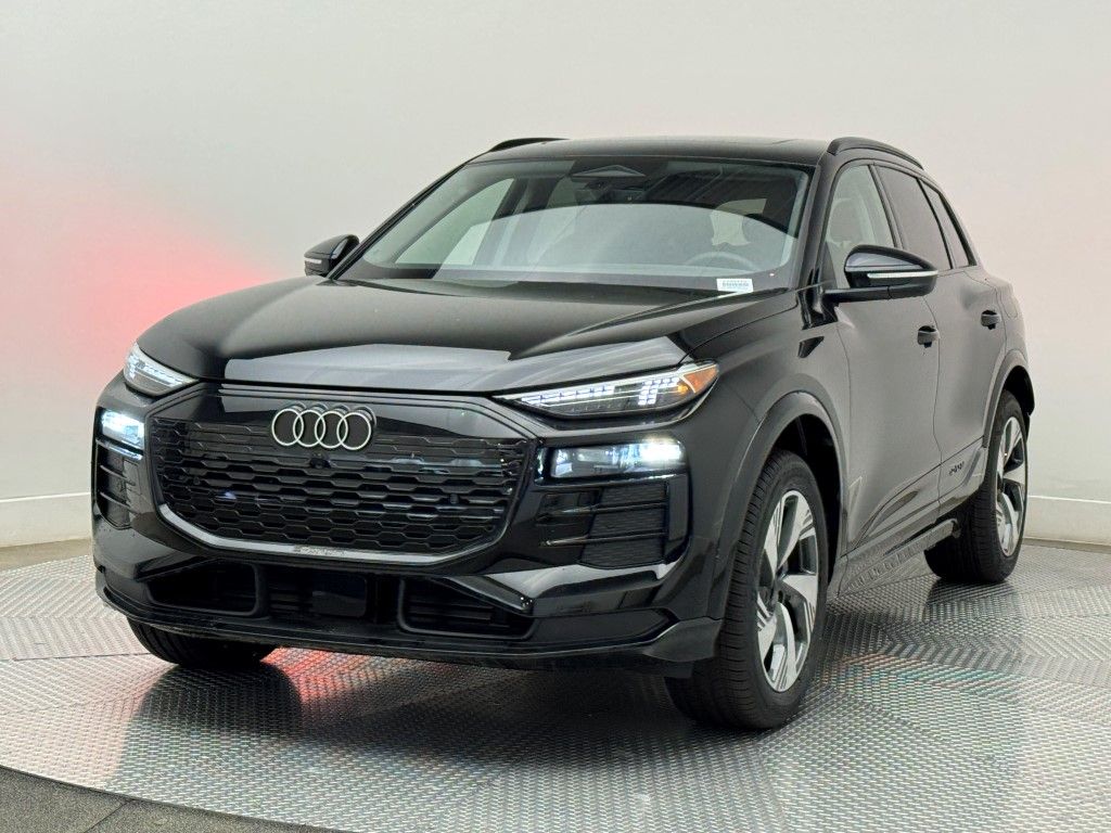 2025 Audi e-tron Premium 3