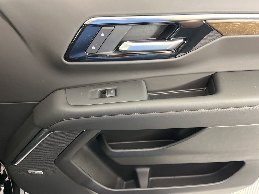 Thumbnail: 2026 Chevrolet Tahoe - 11