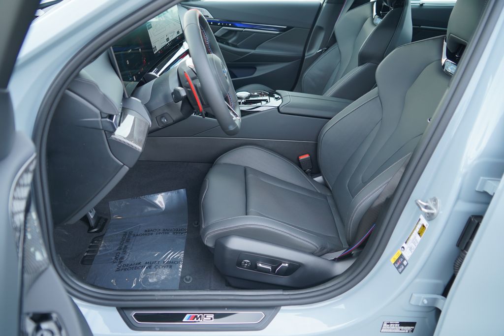 Thumbnail: 2026 BMW M5 - 11