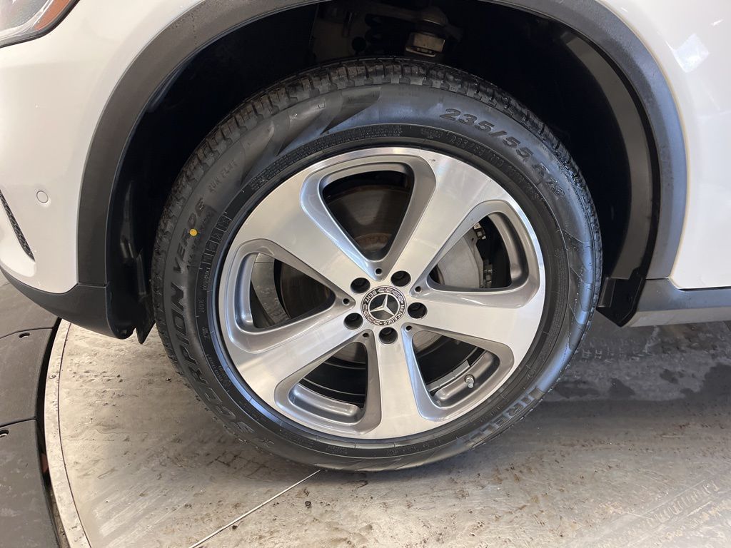 Thumbnail: 2022 Mercedes-Benz GLC - 10