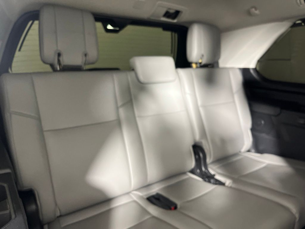 Thumbnail: 2023 Toyota Sequoia - 14