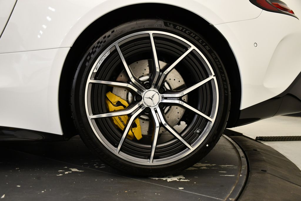 Thumbnail: 2026 Mercedes-Benz AMG GT - 15