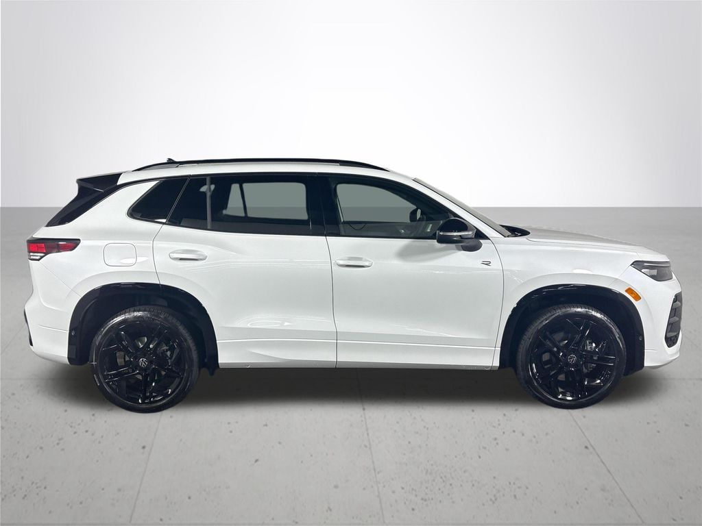 2025 Volkswagen Tiguan 2.0T SE R-Line Black