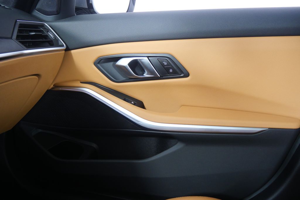 Thumbnail: 2024 BMW 3 Series - 29
