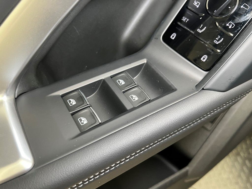 Thumbnail: 2025 Audi Q5 - 30