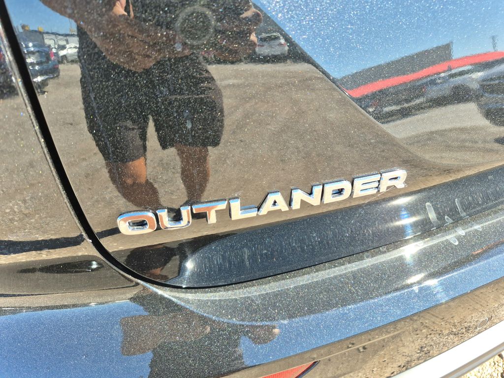 2026 Mitsubishi Outlander ES Black at North Houston Mitsubishi